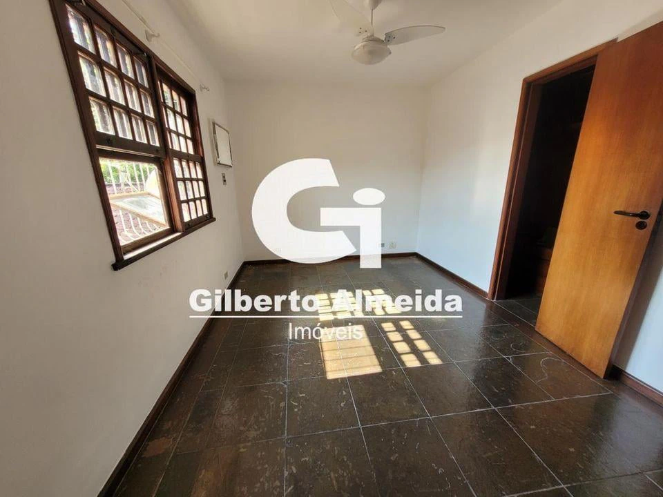 3-bedroom house with a grill on the balcony — photo 20