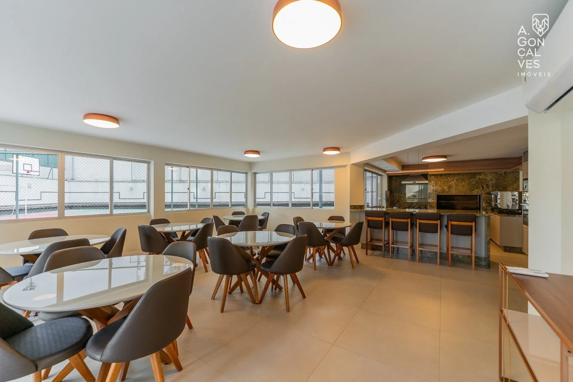479 m² apartment with 4 bedrooms and 4 parking spaces — photo 46