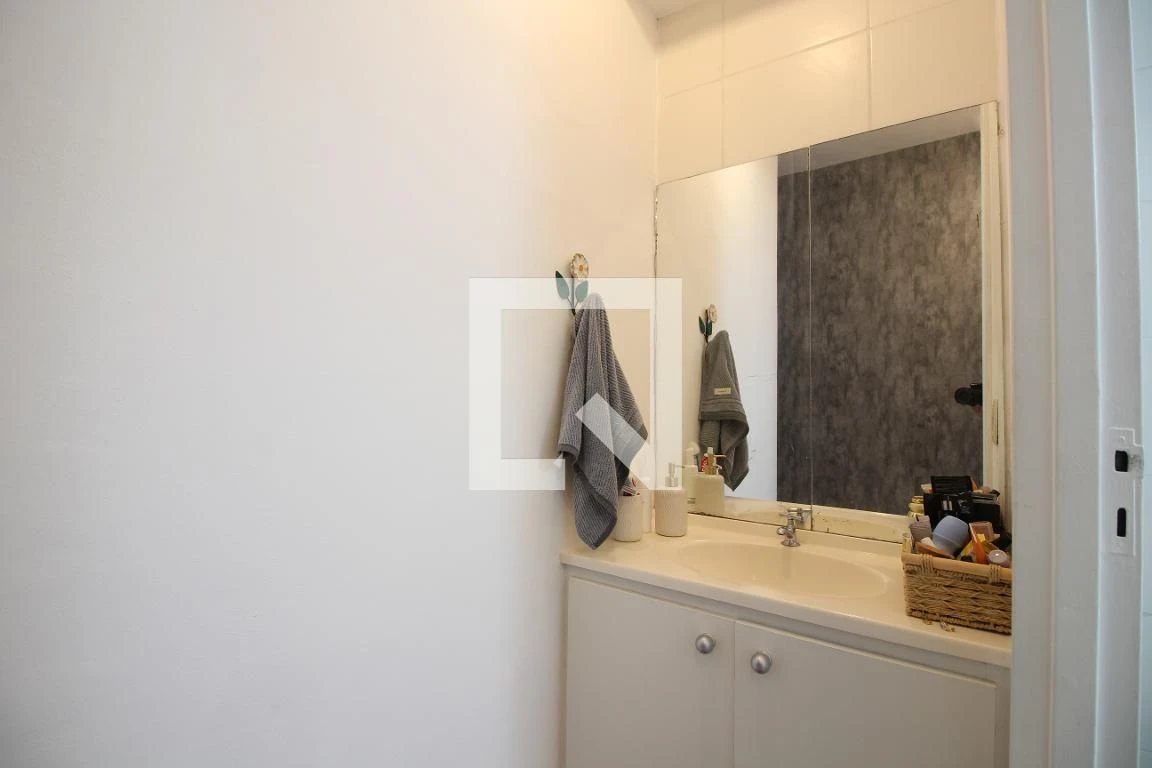 Furnished apartment with open-plan kitchen and 2 bedrooms — photo 38