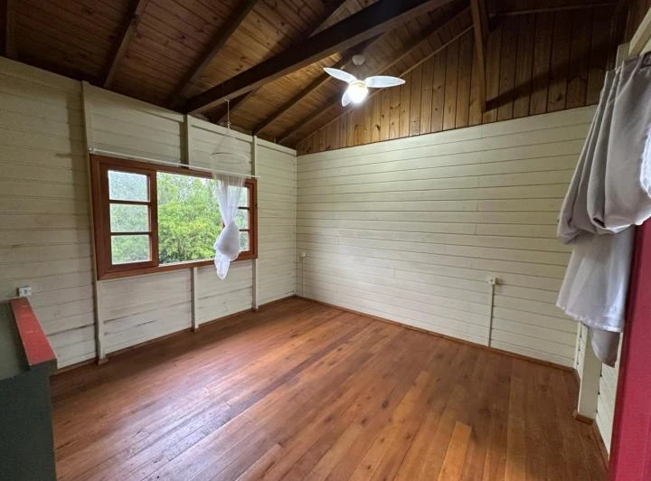 House with balcony, 2 bedrooms and 6 parking spaces — photo 7