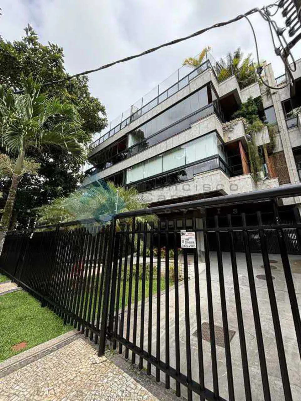 3-bedroom apartment with a glass-enclosed balcony — photo 11