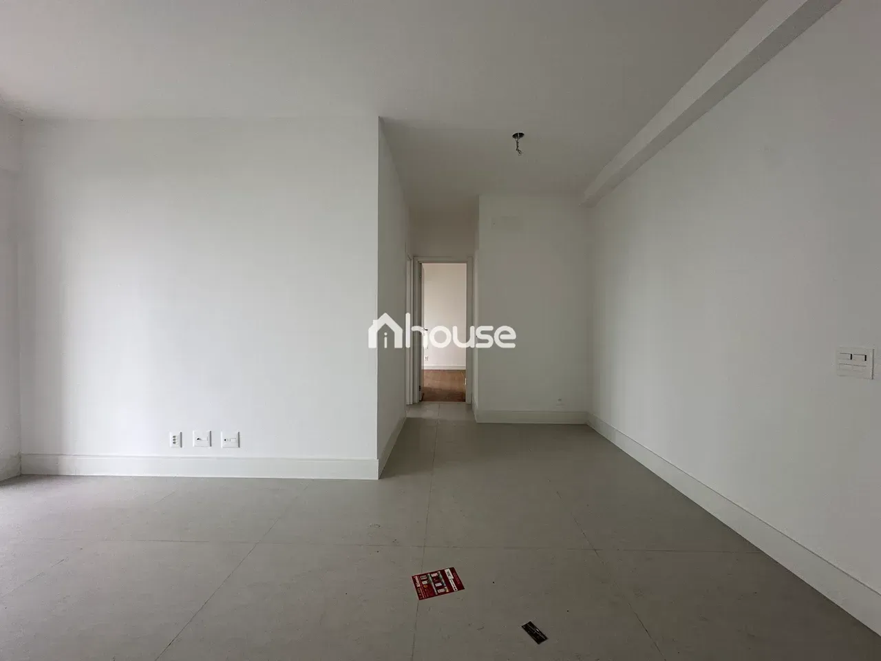 Apartment with 2 bedrooms, glass balcony, and 2 parking — photo 13
