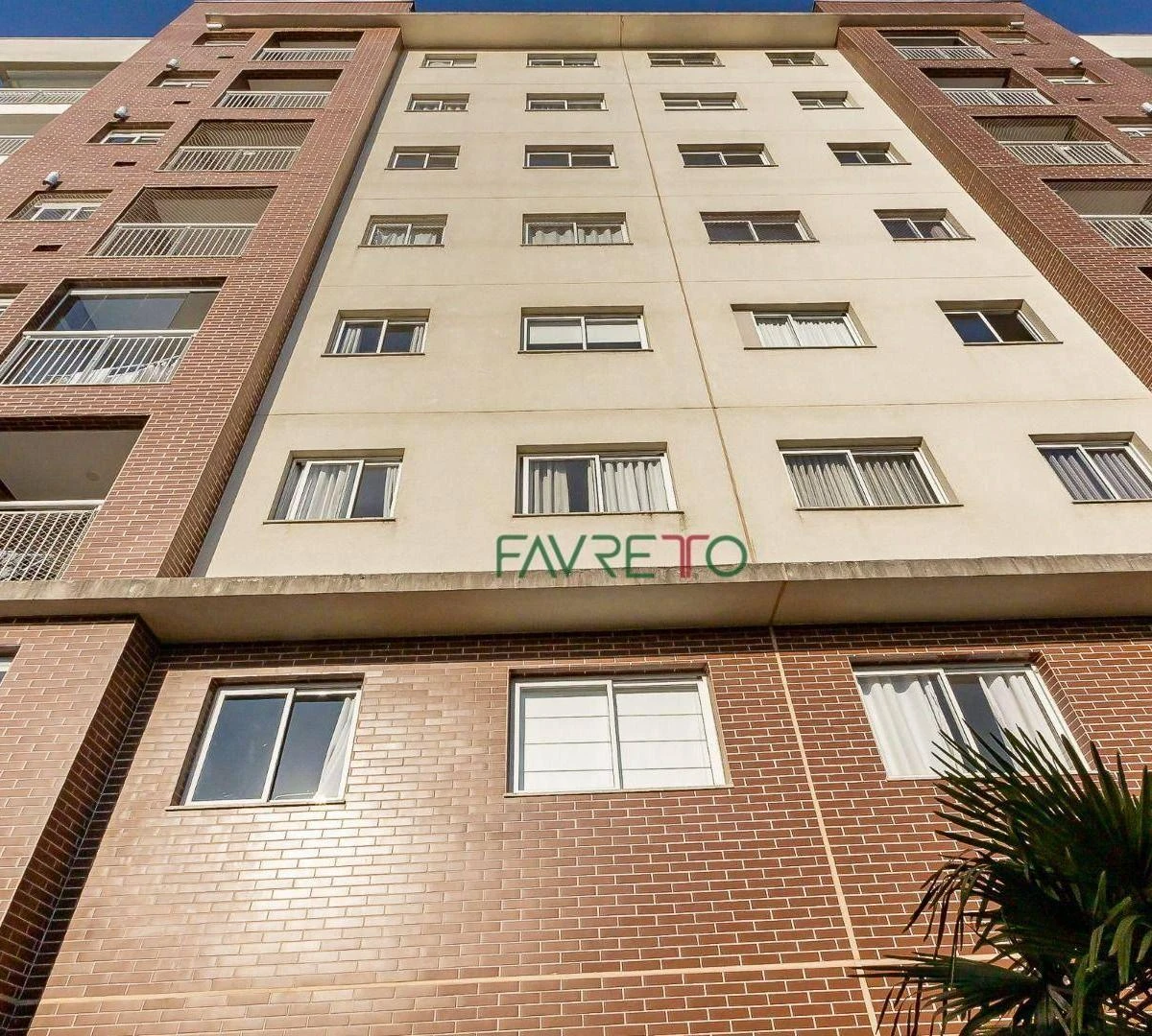 One-bedroom apartment in a building with a pool — photo 10