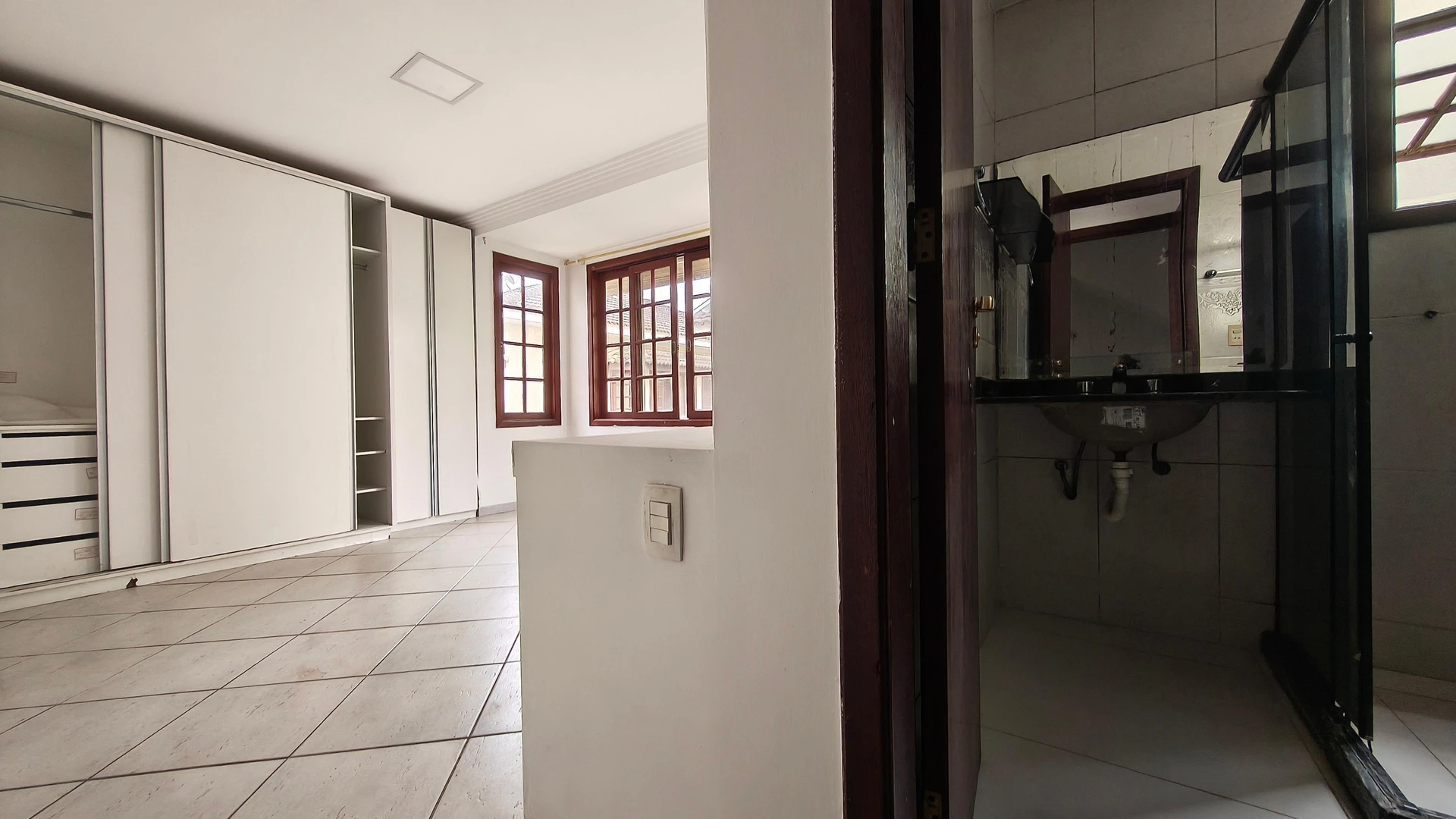 3-bedroom house with a walk-in closet in Rio de Janeiro — photo 24