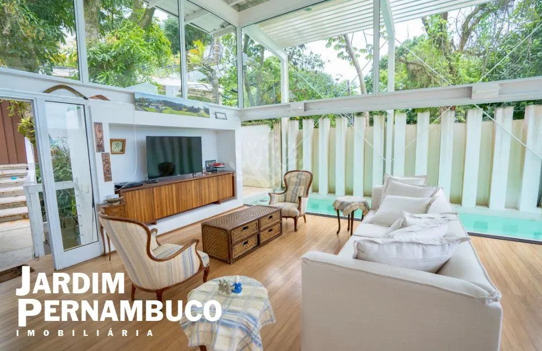 Furnished house, 644 m², with floor-to-ceiling windows — photo 4