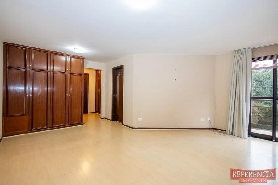 House, 550 m², with a walk-in closet — photo 25