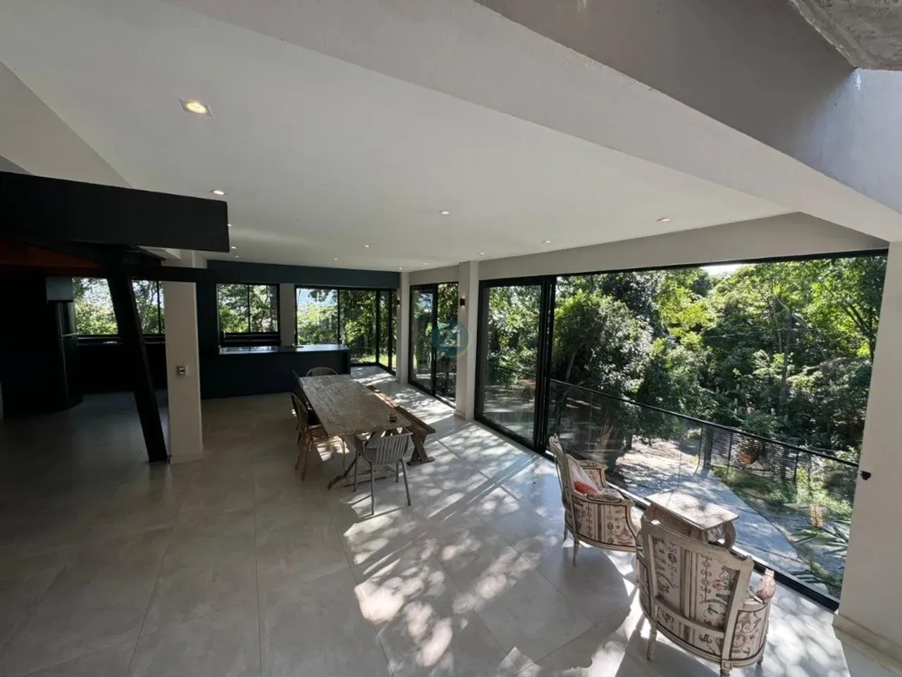 Apartment with 3 bedrooms and 5 bathrooms, 7000 m²