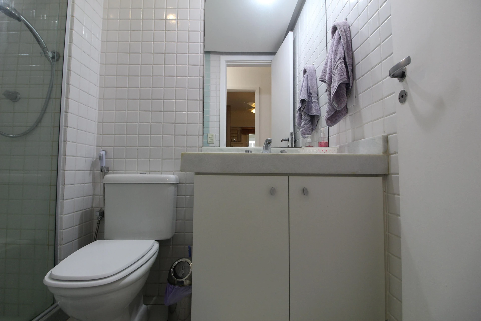 Furnished 3-bedroom apartment with 2 bathrooms — photo 32