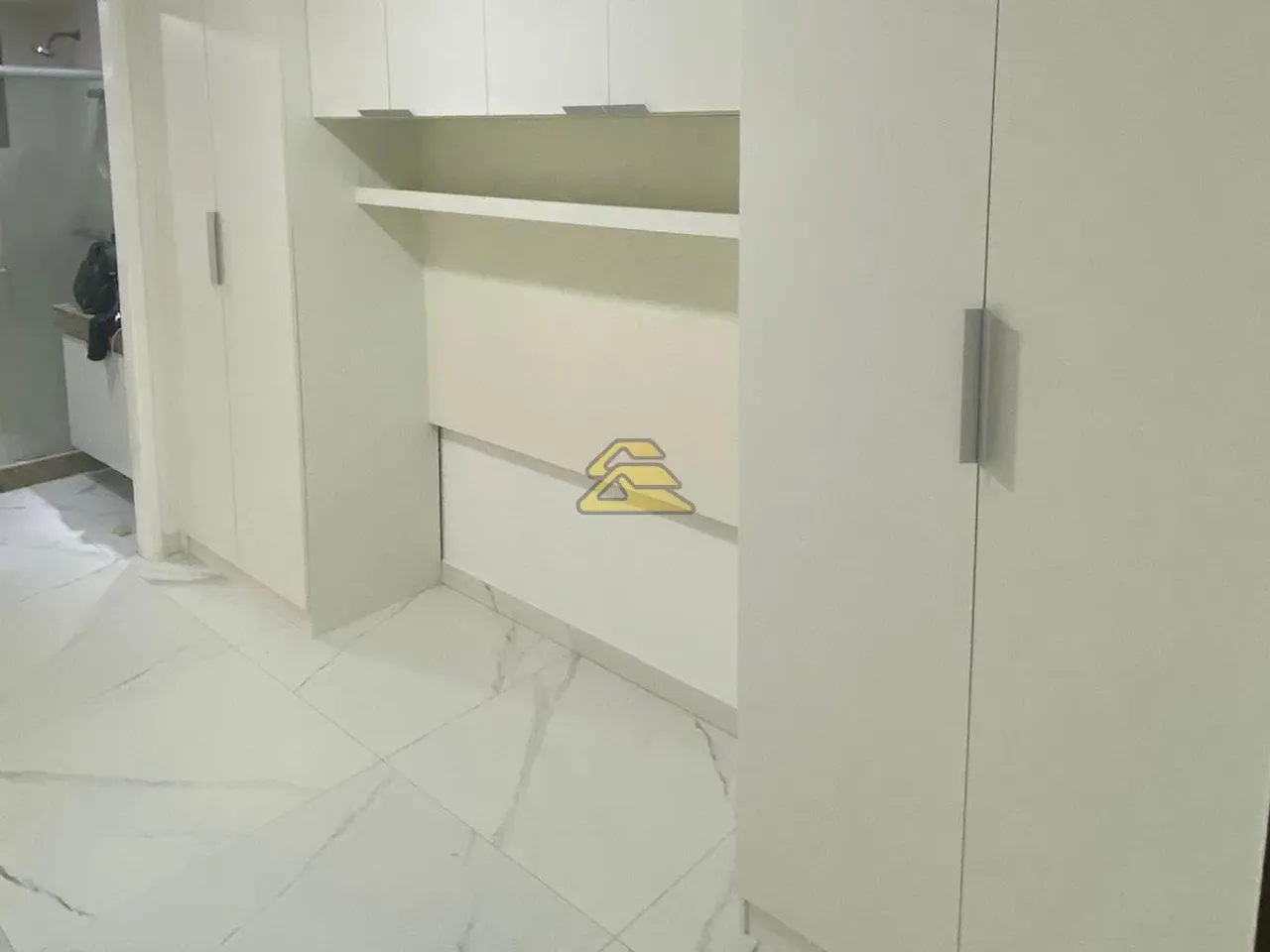 3-bedroom apartment with balcony and a closed kitchen — photo 12