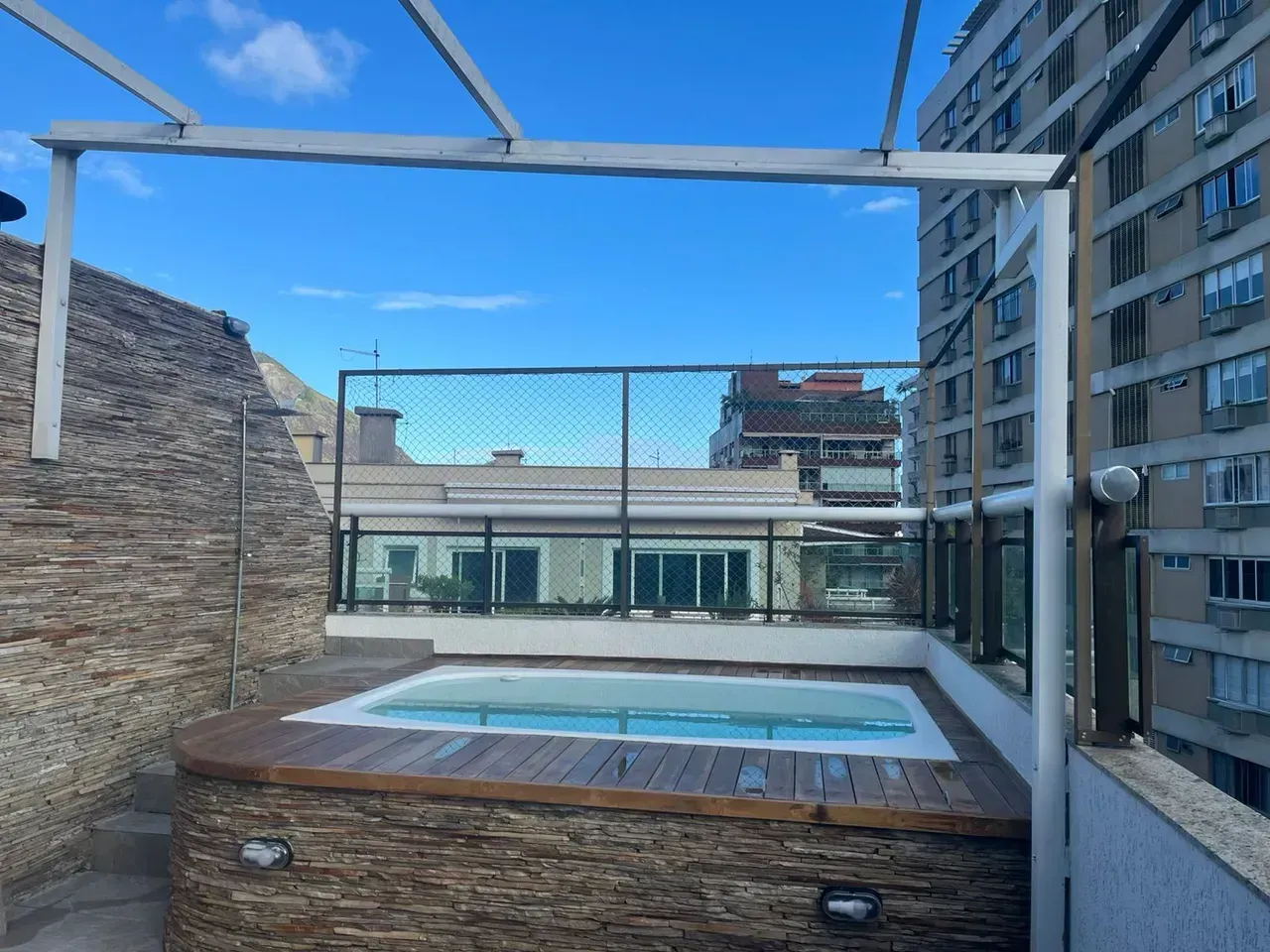 Apartment with 3 bedrooms and 5 bathrooms with view — photo 29