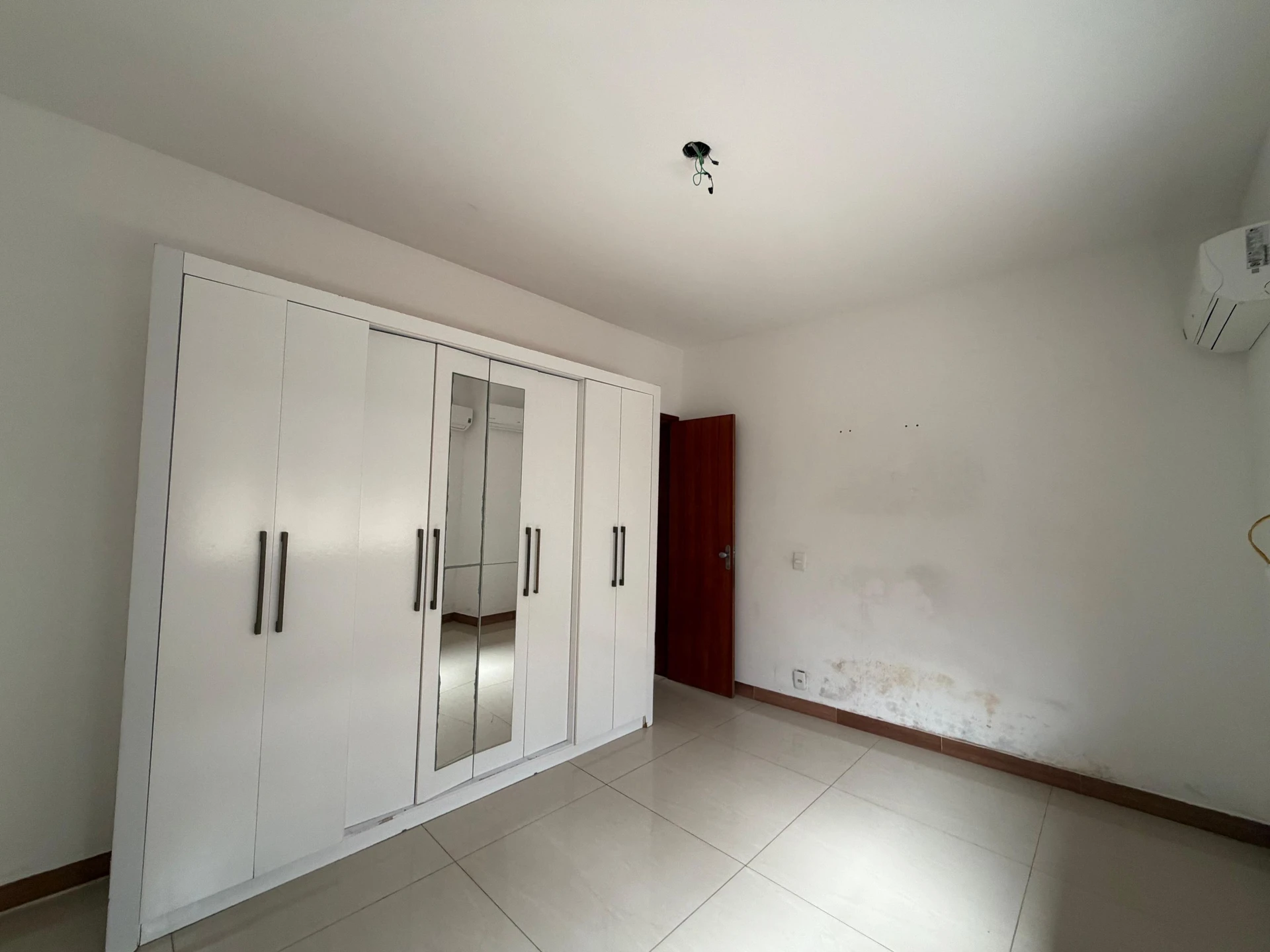 One-bedroom house with a washing machine — photo 8
