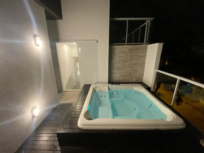 Floor-to-ceiling windows in a 3-bedroom house, 230 m² — photo 21