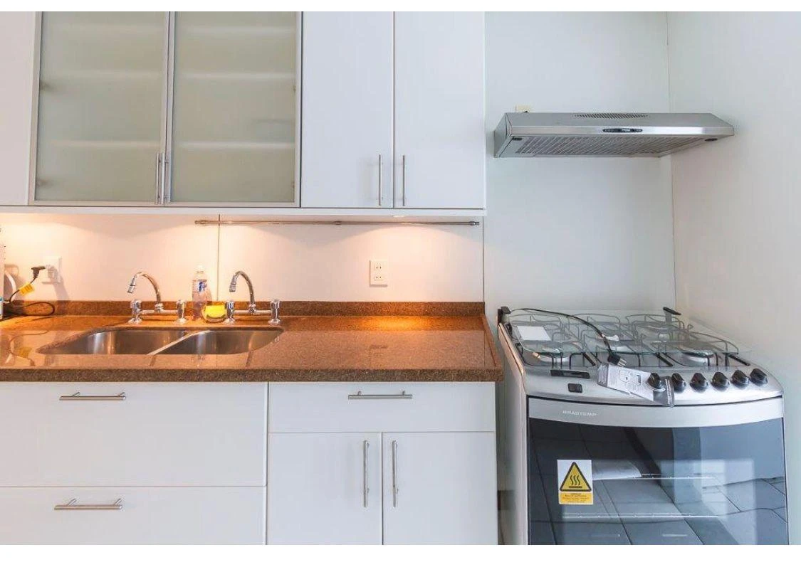 Apartamento mobiliado de 214 m² com 4 quartos e 5 banheiros — photo 13