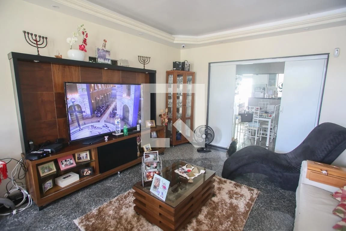 5-bedroom house with a bathtub in Rio de Janeiro — photo 28
