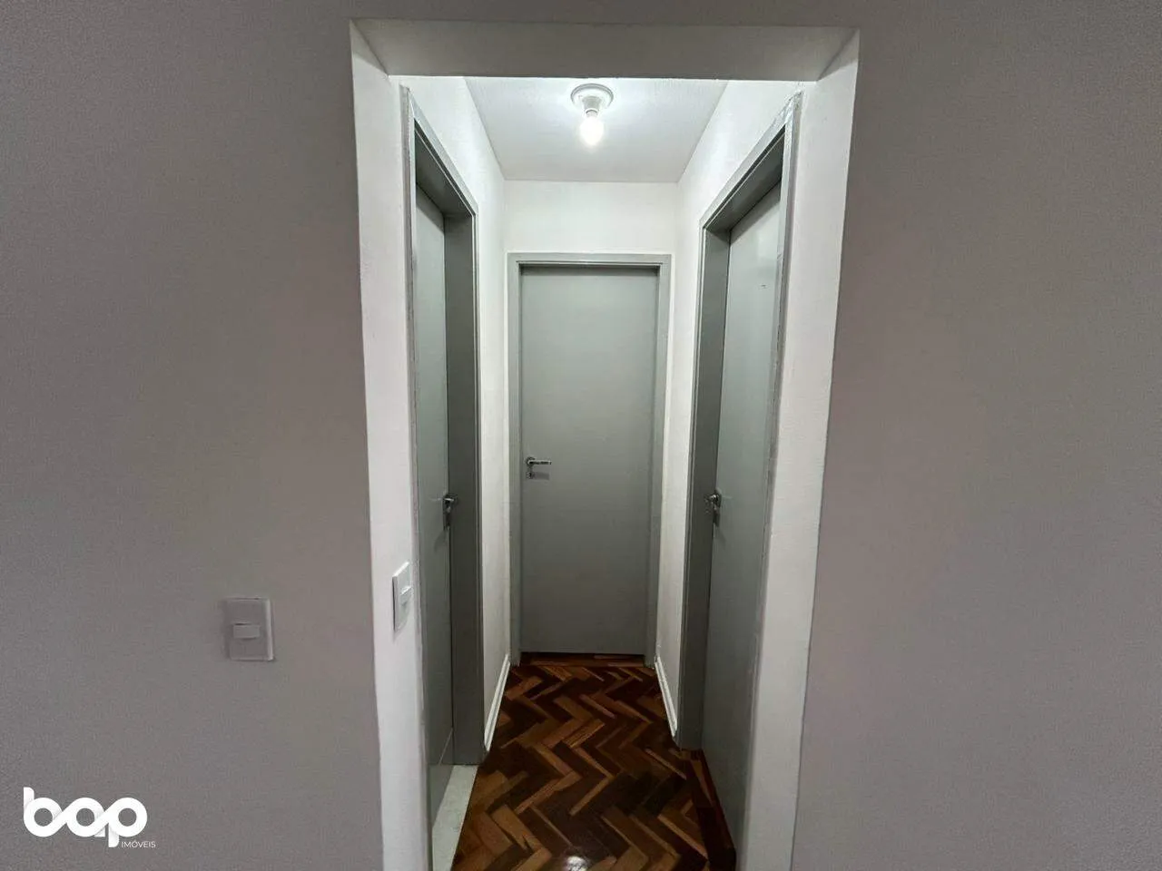 Apartment with a fitted kitchen and a balcony — photo 17