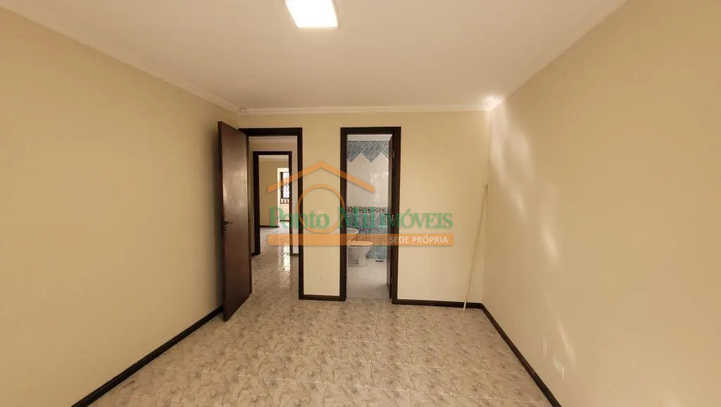 3-bedroom house with suite and separate closed kitchen — photo 16