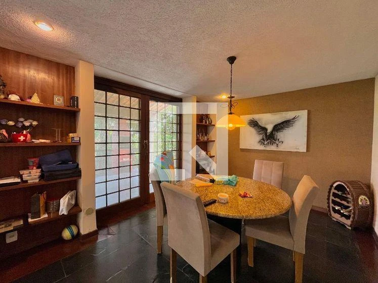 Furnished house, 350 m², with a glass-enclosed balcony — photo 5