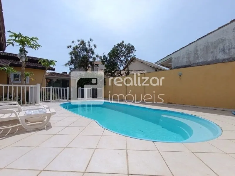 4-bedroom house with a garden — photo 16