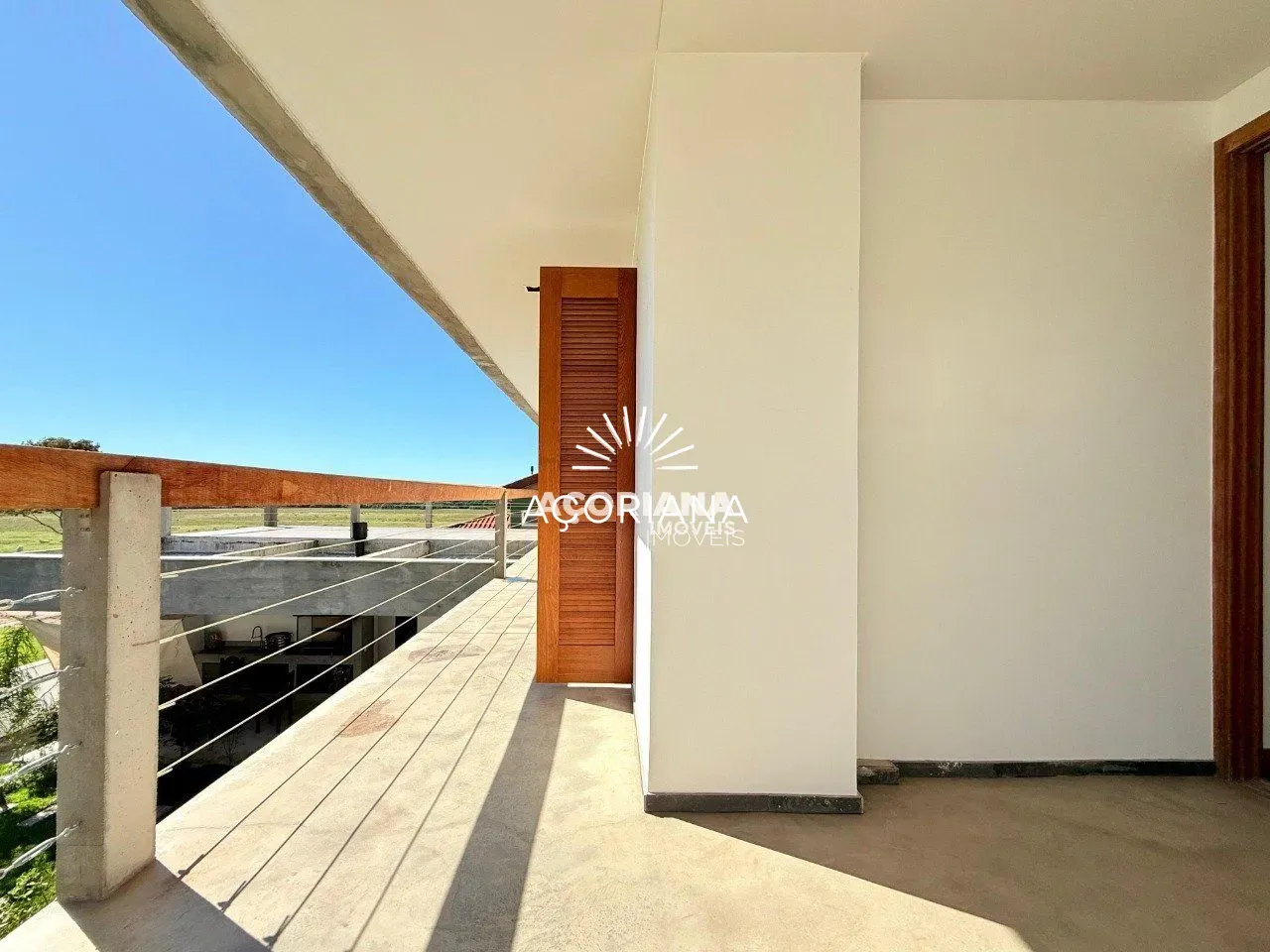House with open-plan kitchen and 5 bedrooms over 558 m² — photo 79