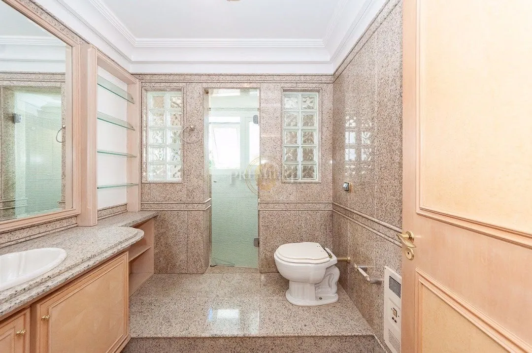 Casa com 4 suítes e jardim privativo, 7 banheiros — photo 42