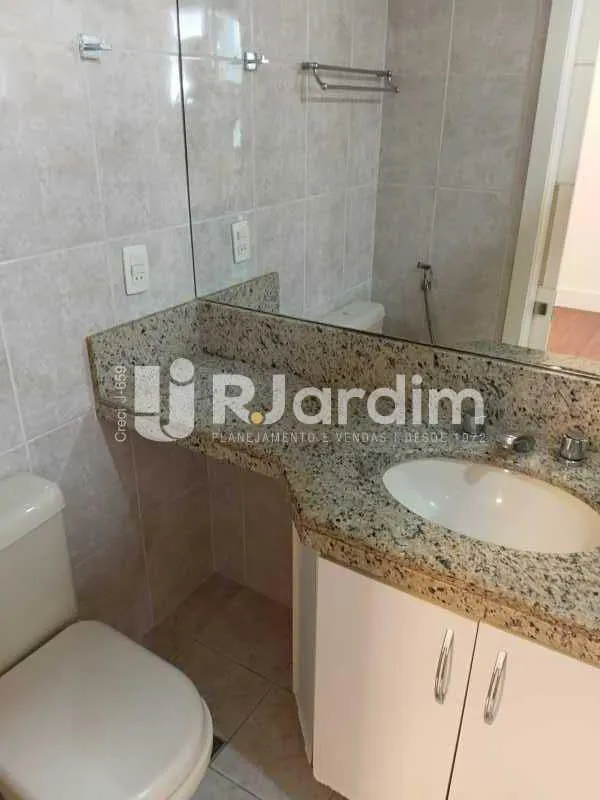 Apartamento com 3 quartos e varanda — photo 21