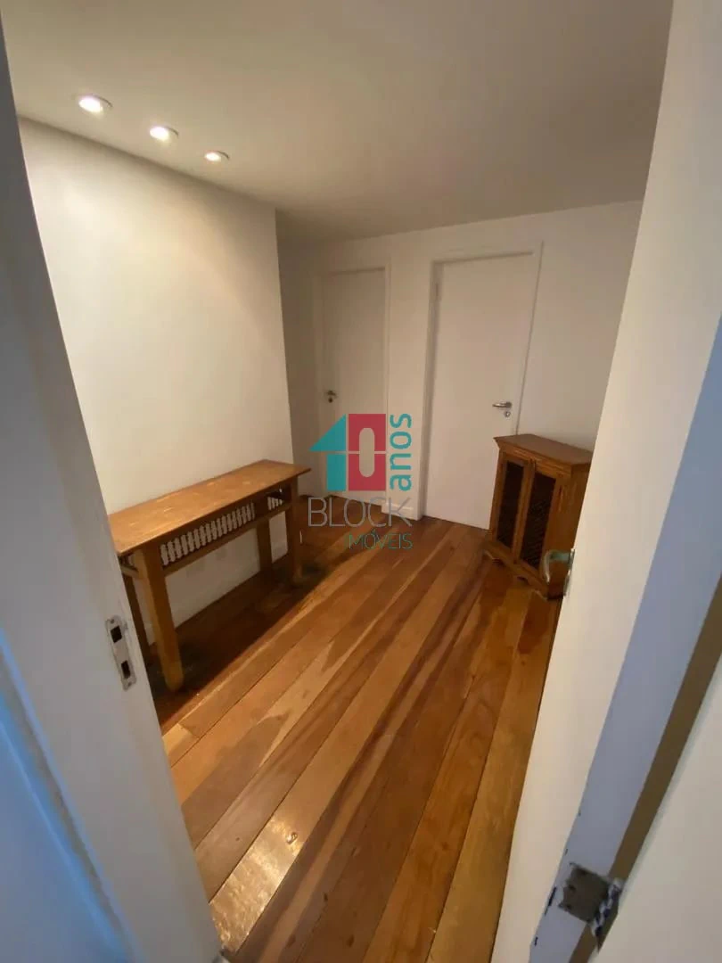 144 m² apartment with a home office and a water view — photo 5