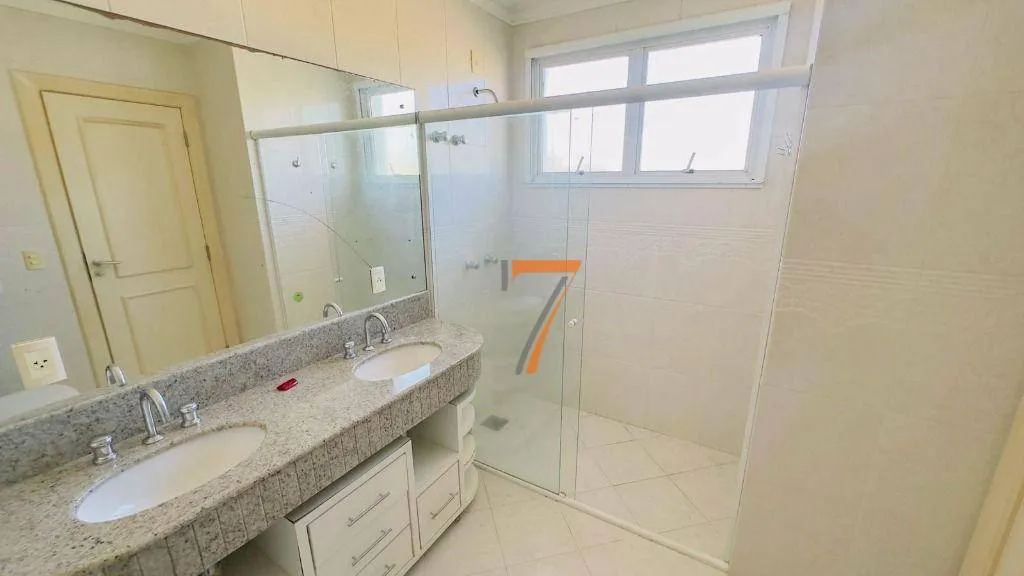 Casa con 4 dormitorios y balcón privado — photo 16