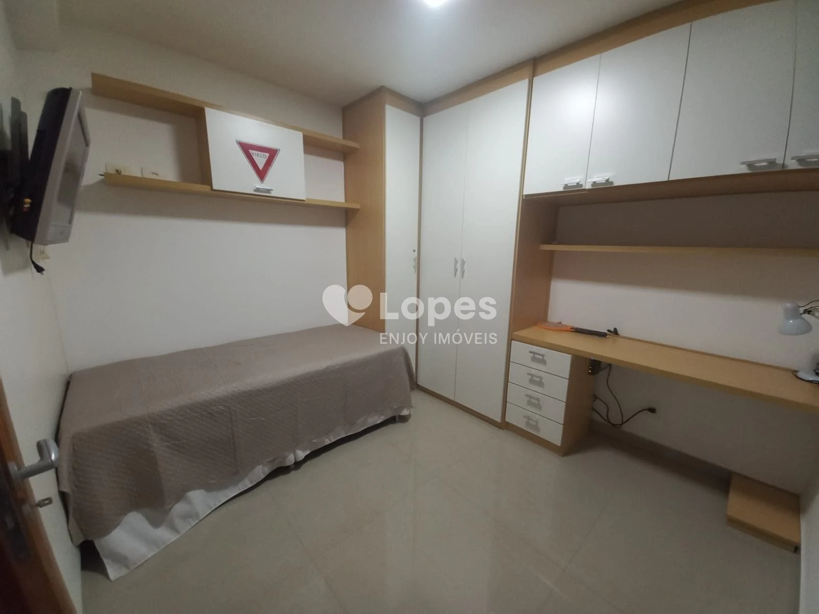 4-bedroom apartment with a home office — photo 12