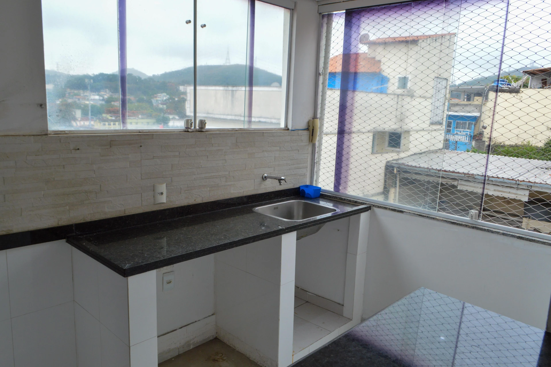 House, 60 m², with a glass-enclosed balcony — photo 9