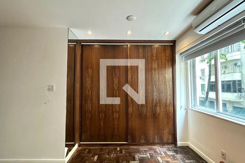 Unfurnished 260 m² apartment with 4 en-suite bedrooms — photo 17