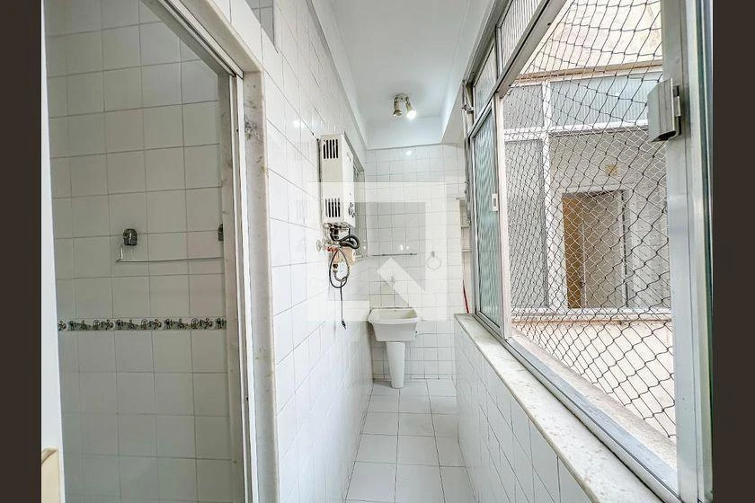Apartamento de 3 quartos com piso de madeira ou laminado — photo 48