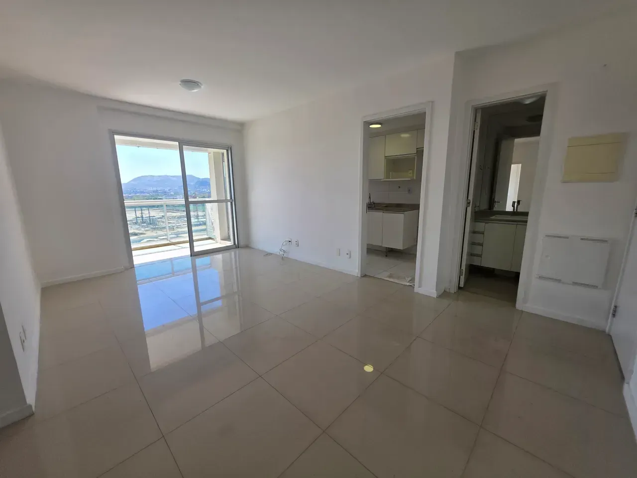 Floor-to-ceiling windows in a 2-bedroom apartment, 90 m² — photo 30