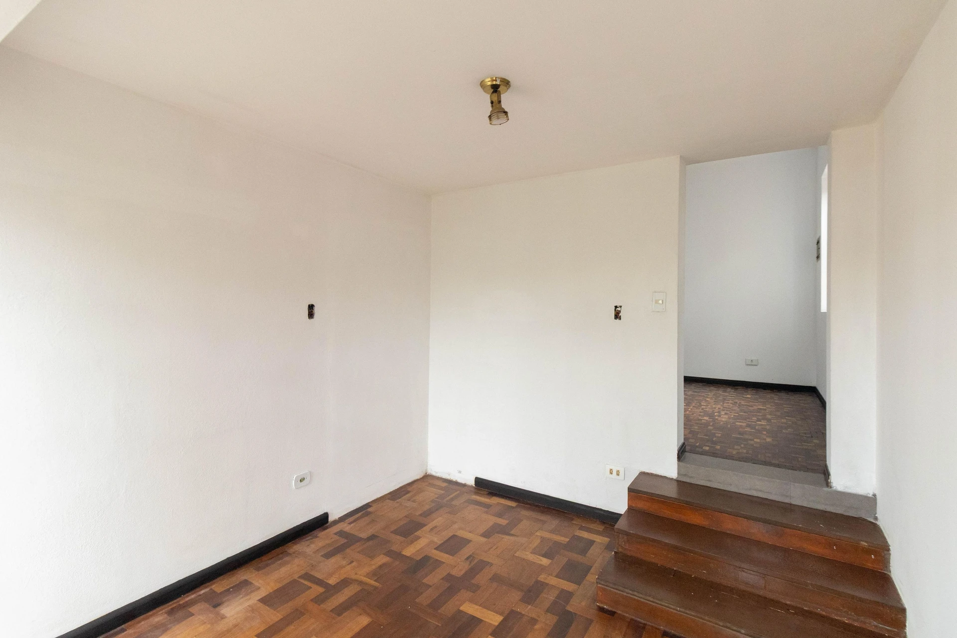 House, 195 m², with floor-to-ceiling windows — photo 46