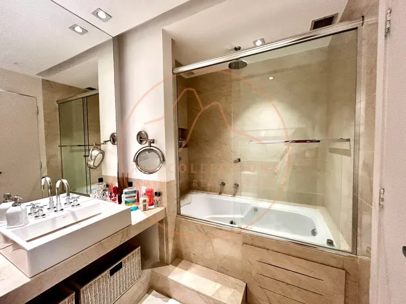 Furnished apartment, 419 m², with a bathtub — photo 47