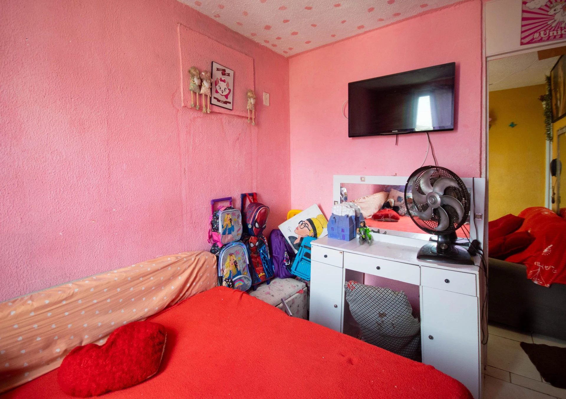 Furnished 2-bedroom apartment with 1 bathroom — photo 17