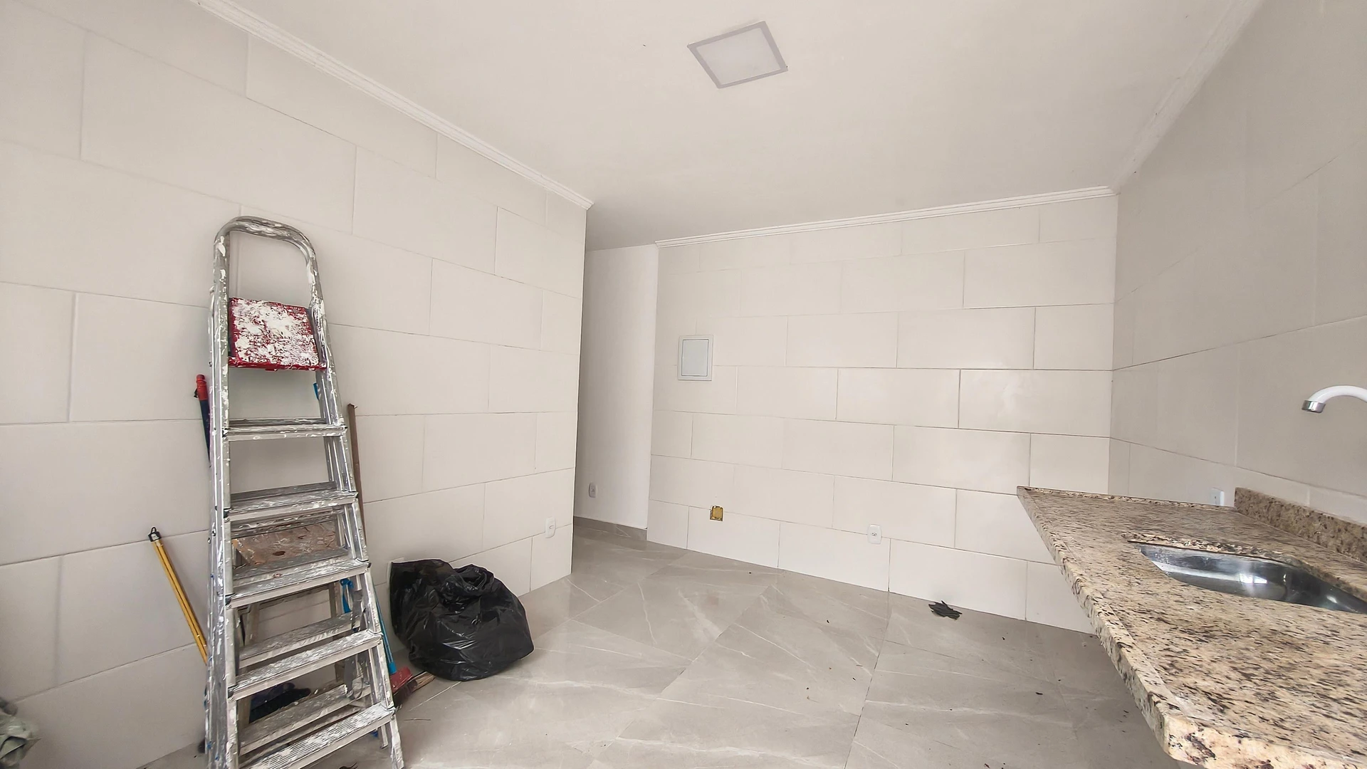 Unfurnished house with 3 bedrooms and 3 bathrooms — photo 35