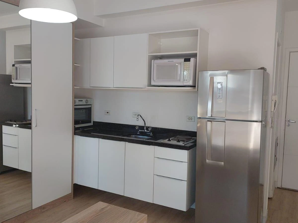 1 quarto e piso de madeira ou laminado: apartamento de 32 m² — photo 3