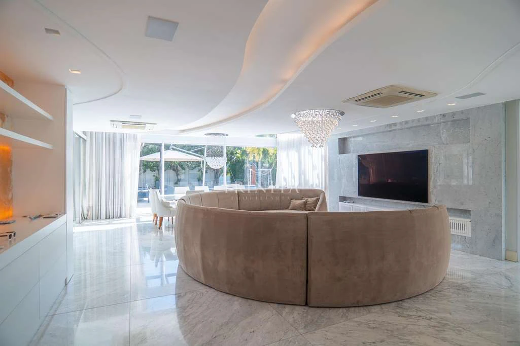 Furnished house with 5 en-suite bedrooms and 10 baths — photo 27
