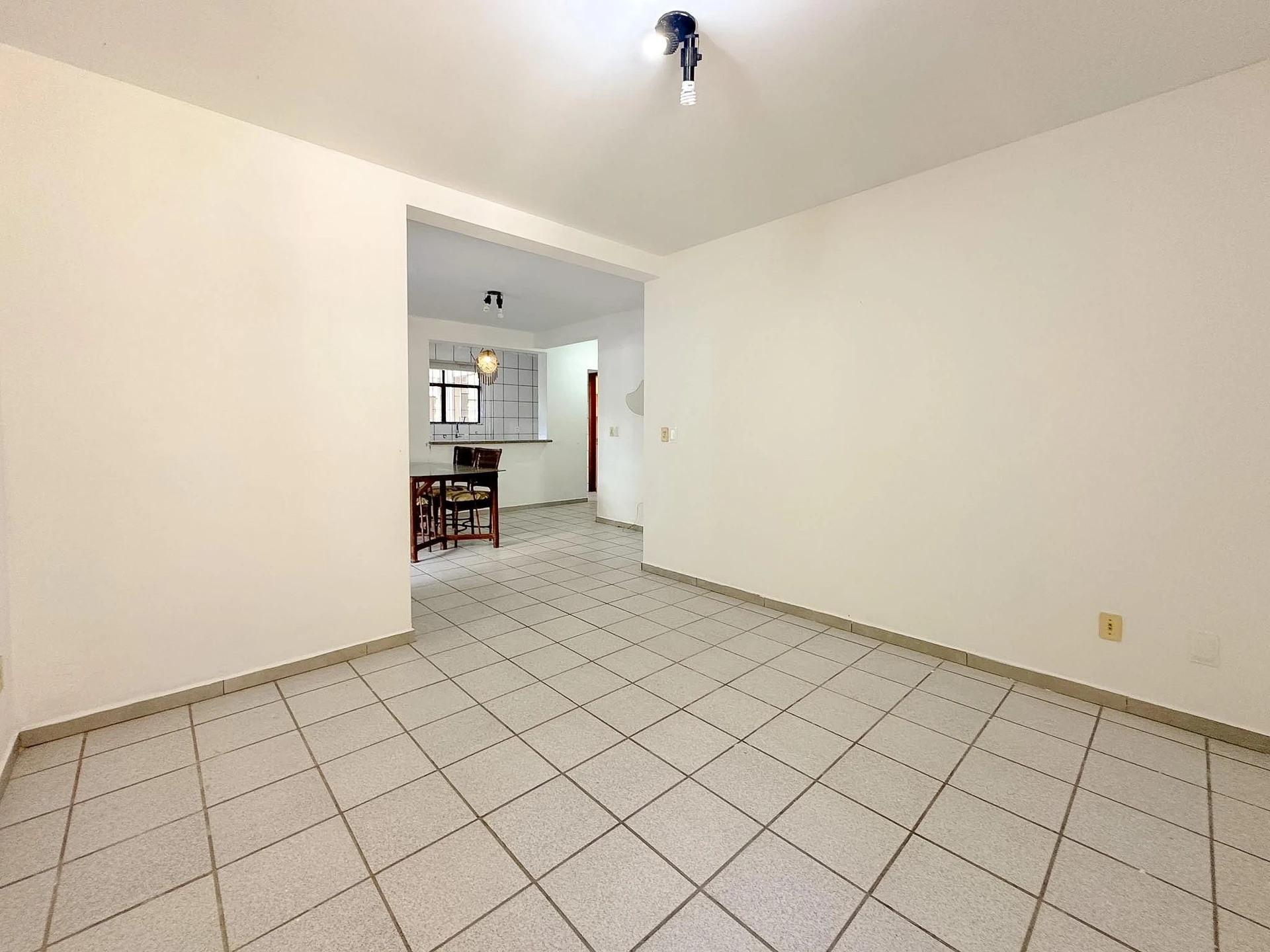 3-bedroom apartment with a grill on the balcony — photo 17