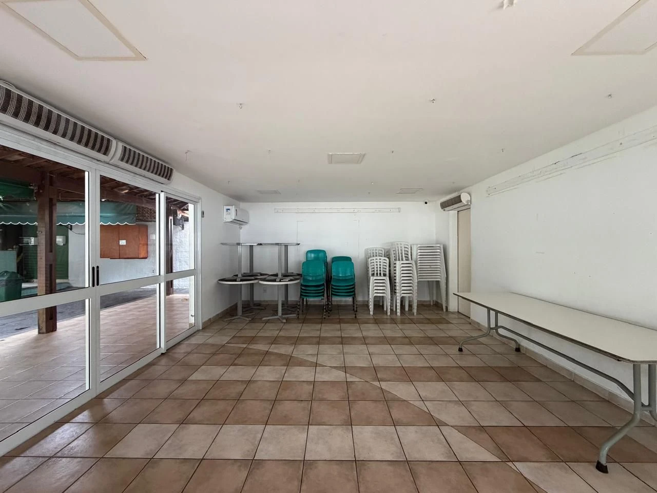 Apartamento de 3 dormitorios con 1 plaza, cocina cerrada — photo 20