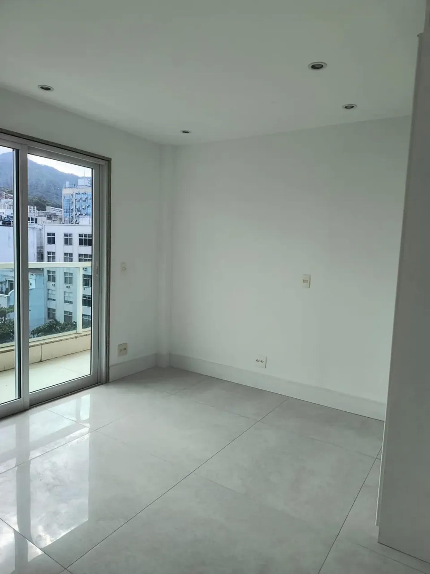 Rooftop apartment with 3 bedrooms and 1 bathroom — photo 23