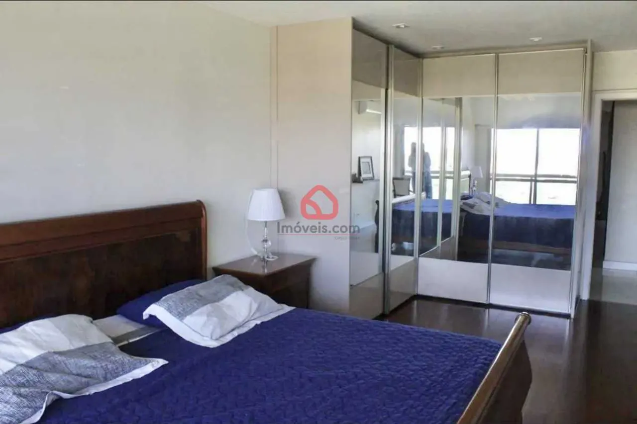 Furnished residential apartment with 4 bedrooms and a balcony — photo 13