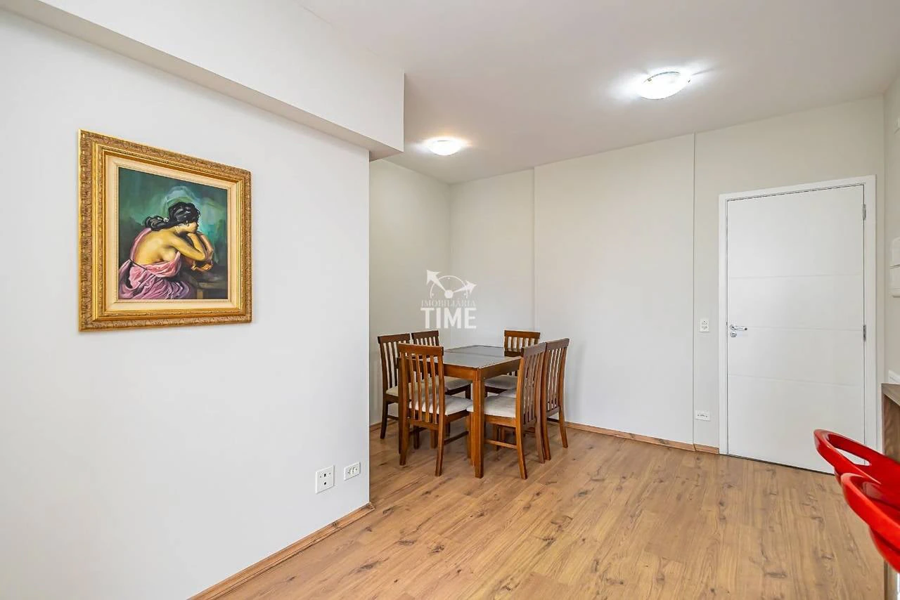 Деревянный пол или ламинат и 1 спальня: квартира 51 м² — photo 16