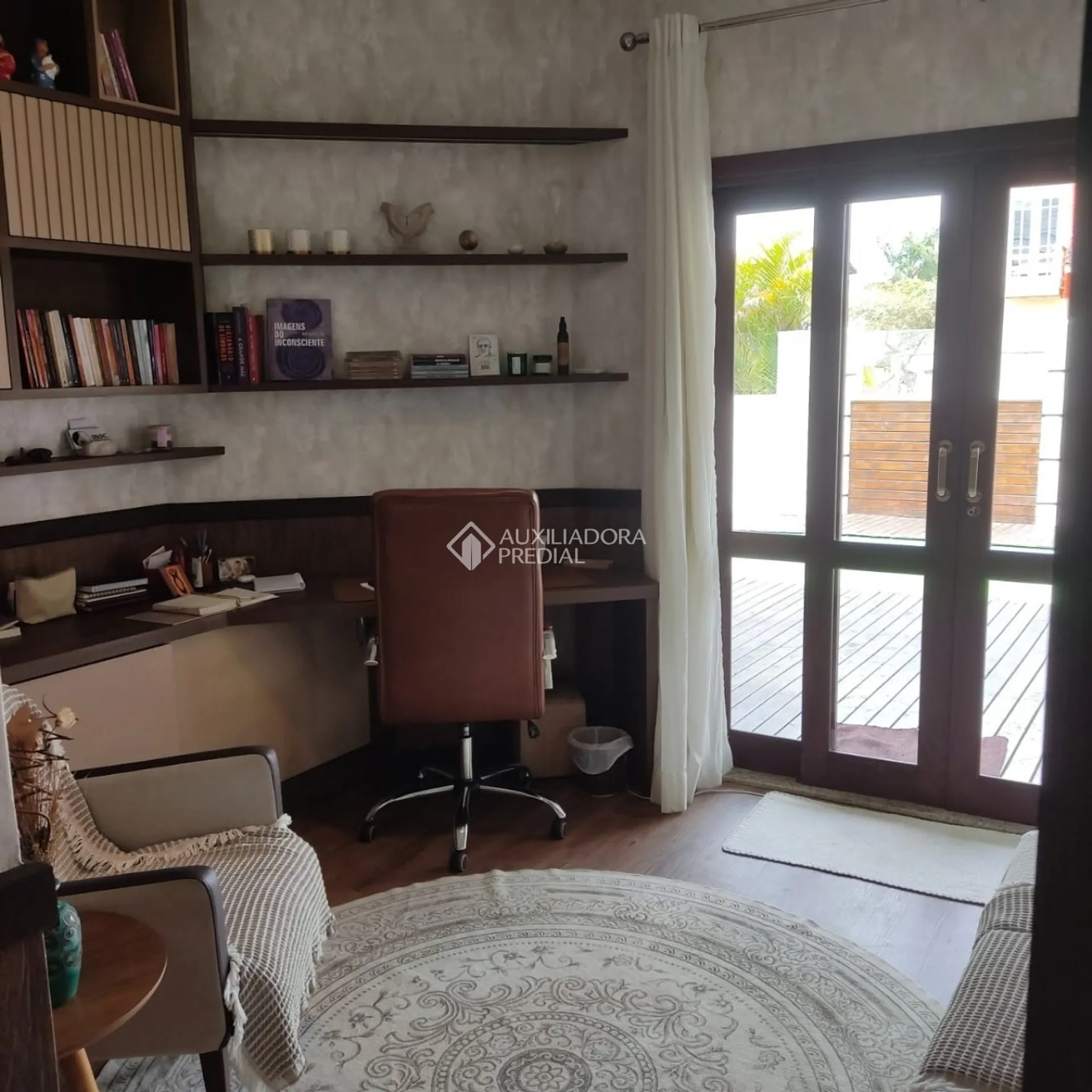 Furnished house, 295 m², with a fireplace — photo 20