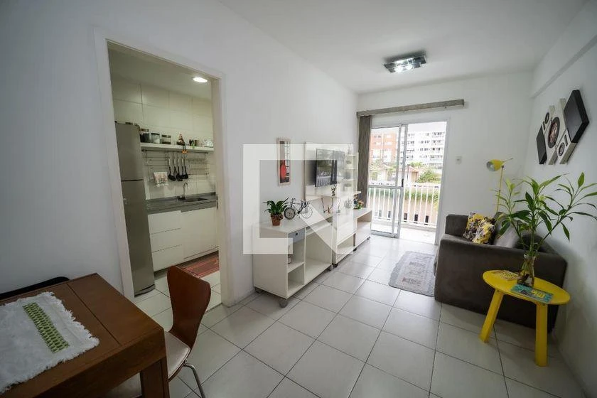 Furnished 2-bedroom apartment with a balcony