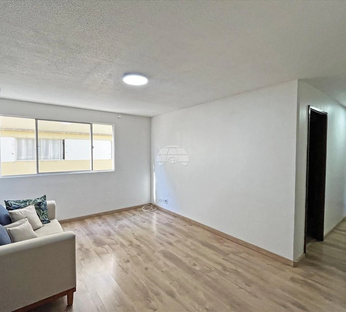 3-bedroom apartment with wood or laminate floors in Curitiba