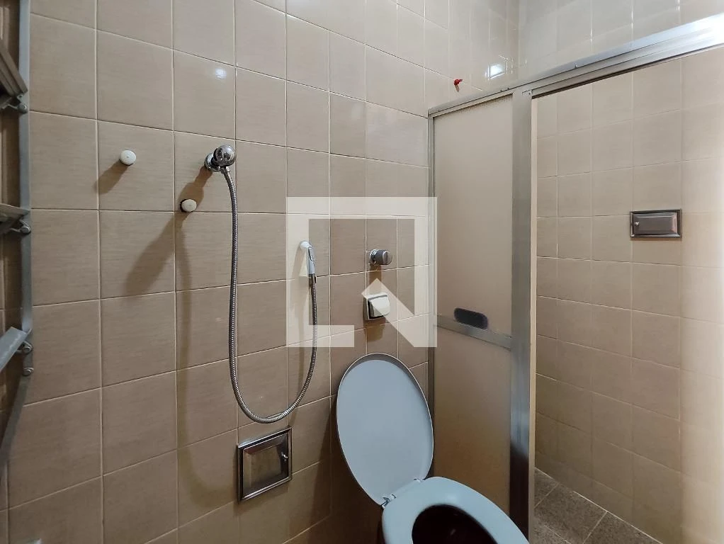 1-bedroom apartment with a gas stove kitchenette — photo 14