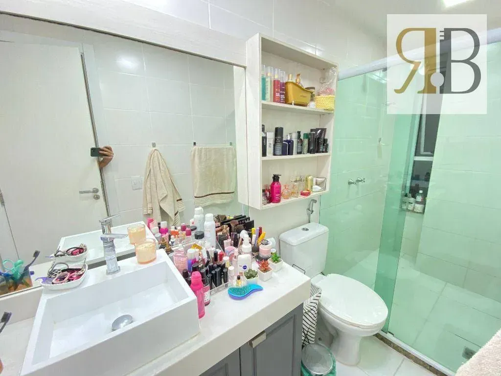 Рабочее место и 4 спальни: квартира 252 м² — photo 48