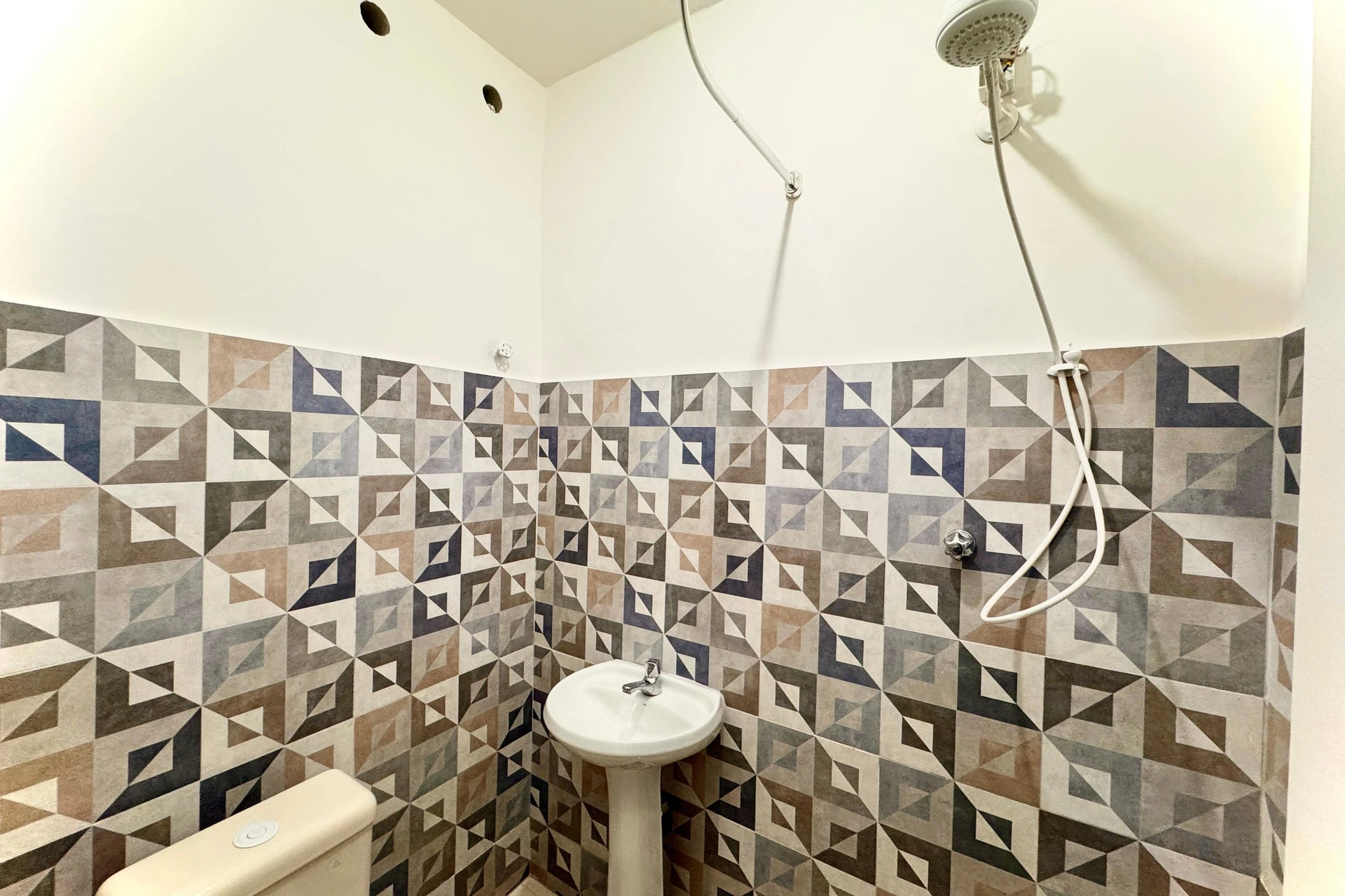 Studio for rent with 1 bedroom and a kitchenette — photo 5