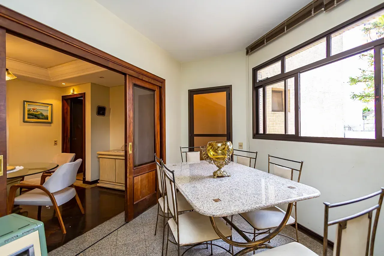 Apartamento de 334 m² com 4 quartos e cozinha a gás — photo 16